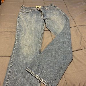 Women’s Size 16L Levi mid rise bootcut jeans.